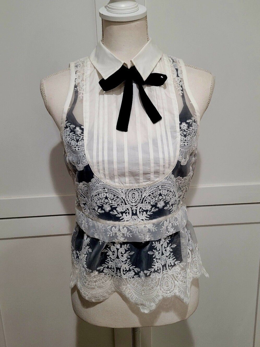 Marissa Webb Formal White Lace Sleeveless Pintuck Tuxedo Top w/Black Tank | S - Picture 2 of 8